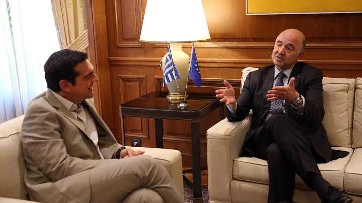 Το θέατρο του παραλόγου – Δανεική γραβάτα ζήτησε ο Τσίπρας από Μοσκοβισί για να νιώσουν αλλαγή οι Έλληνες! (βίντεο)